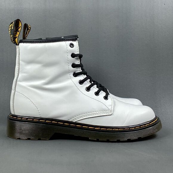 Dr. Martens 1460 8-Eye Boot kids/youths size 3 - Picture 1 of 8